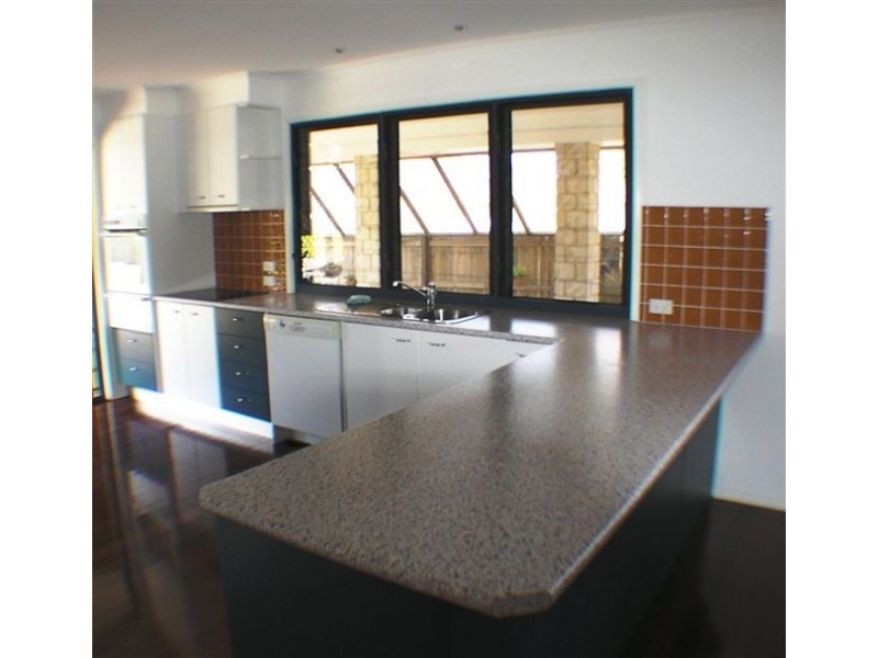 10 Lakes Boulevard, Burrum Heads QLD 4659