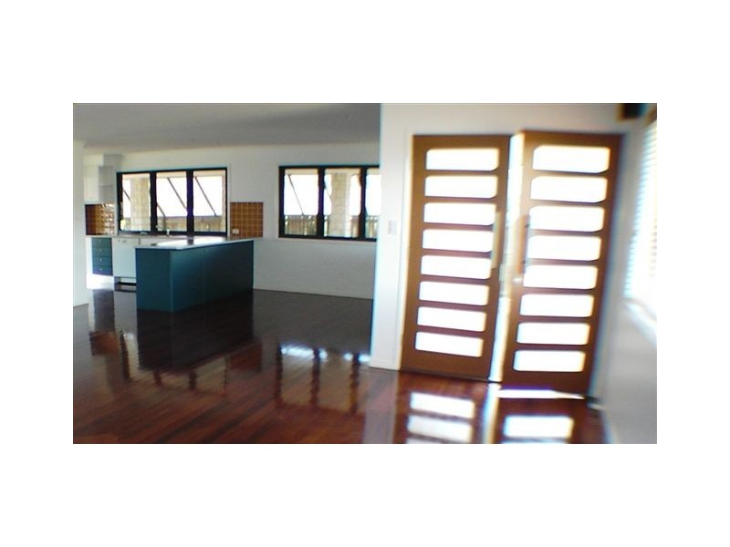 10 Lakes Boulevard, Burrum Heads QLD 4659