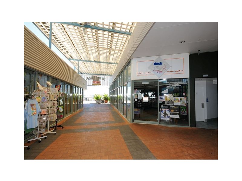 Shop 8 Buccaneer Drive, Urangan QLD 4655