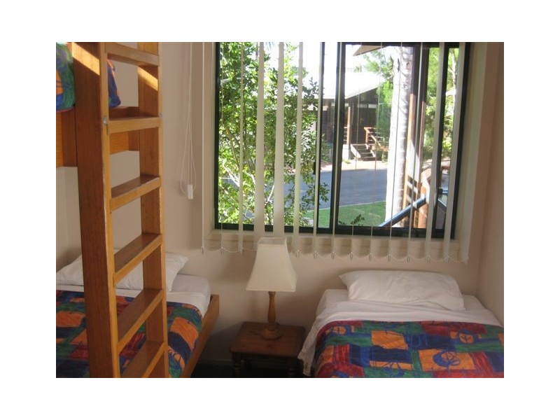 2/652 Esplanade, Urangan QLD 4655