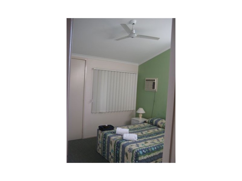 2/652 Esplanade, Urangan QLD 4655