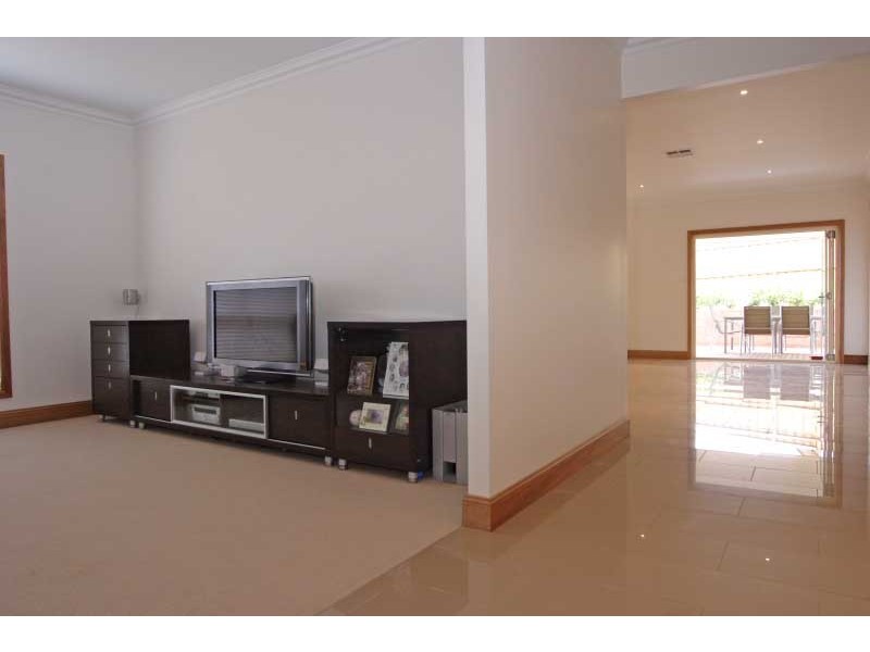 36 Park Way, Camden Park NSW 2570