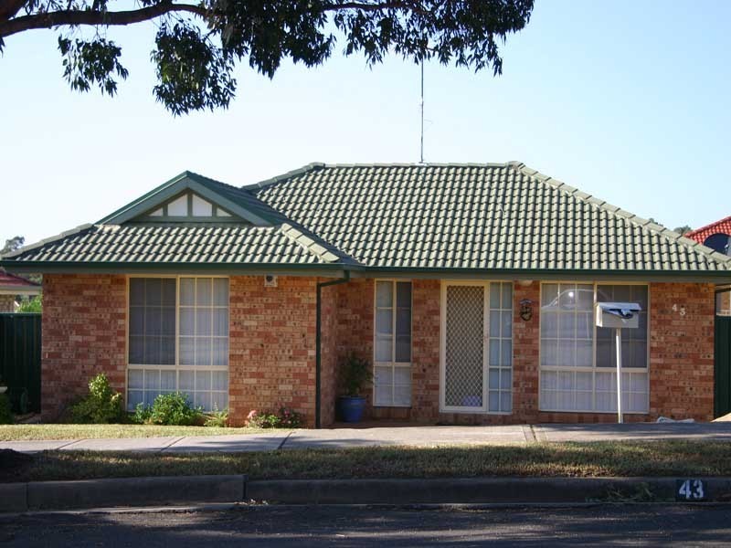 43 Harthouse Drive, Ambarvale NSW 2560