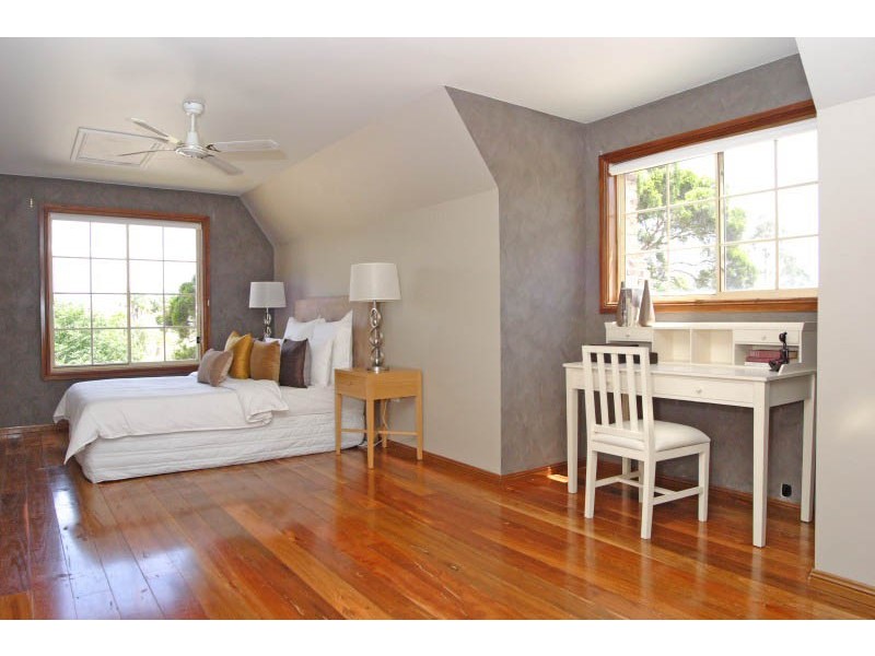 80 Kelvin Park Drive, Bringelly NSW 2556