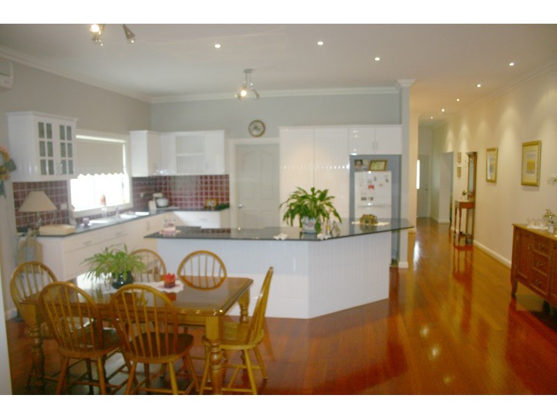 33 Young Ave, Camden Park NSW 2570