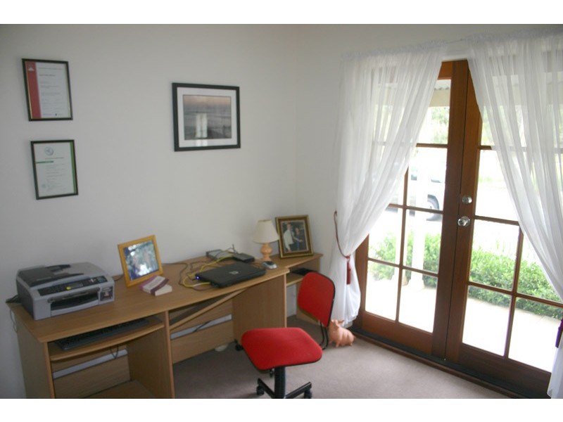 33 Young Ave, Camden Park NSW 2570
