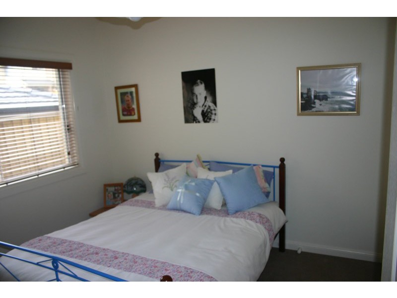 33 Young Ave, Camden Park NSW 2570