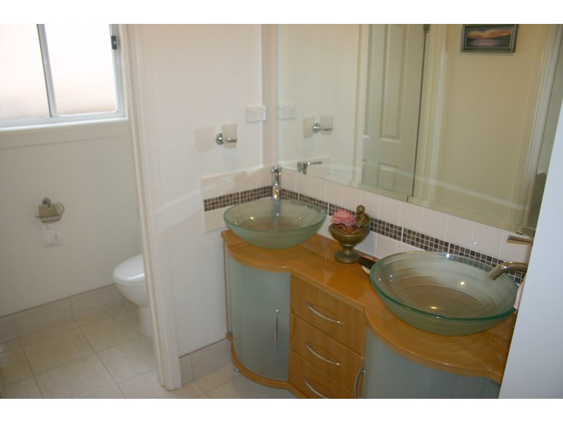 33 Young Ave, Camden Park NSW 2570