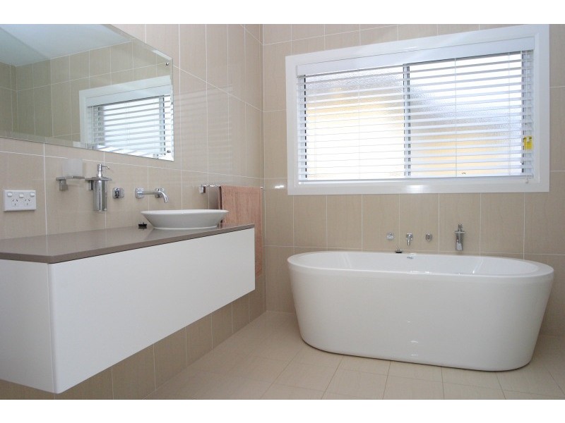 18 Tullet Street, Camden Park NSW 2570