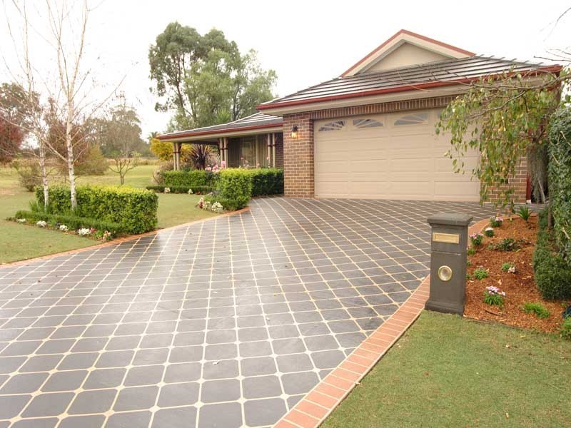 10 Coopworth Road, Elderslie NSW 2570