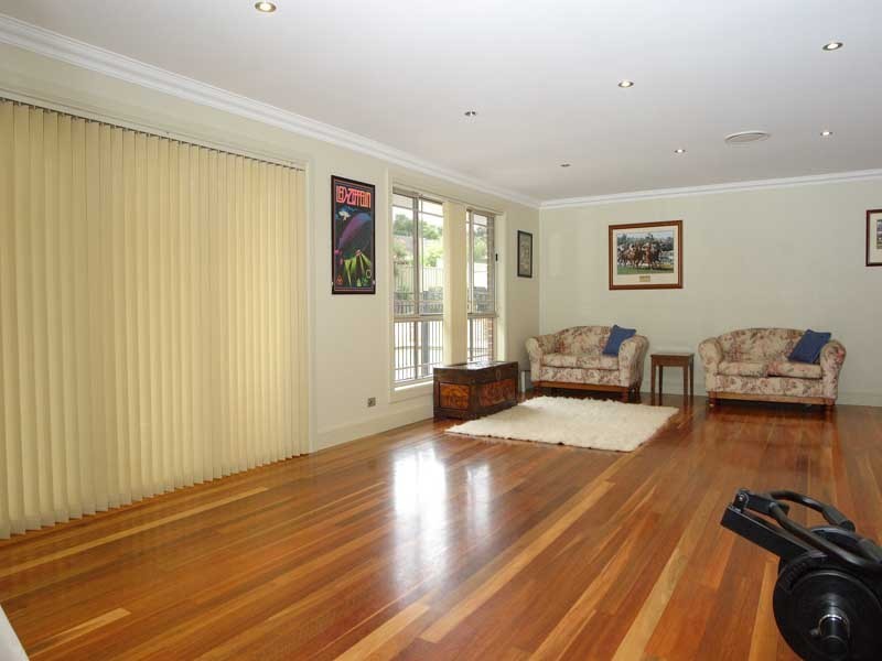 10 Coopworth Road, Elderslie NSW 2570