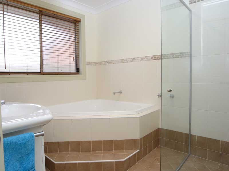 10 Coopworth Road, Elderslie NSW 2570