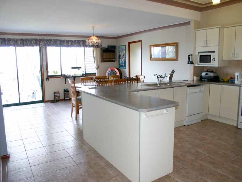 70 Merlin Street, The Oaks NSW 2570