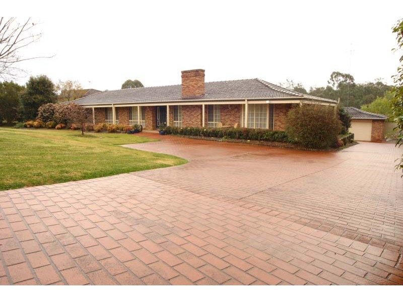 29 Sickles Drive, Grasmere NSW 2570