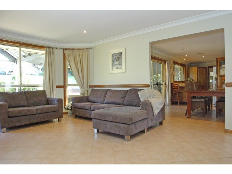 1 Haddin Place, Kirkham NSW 2570