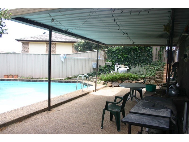 18 Bourke Place, Camden South NSW 2570