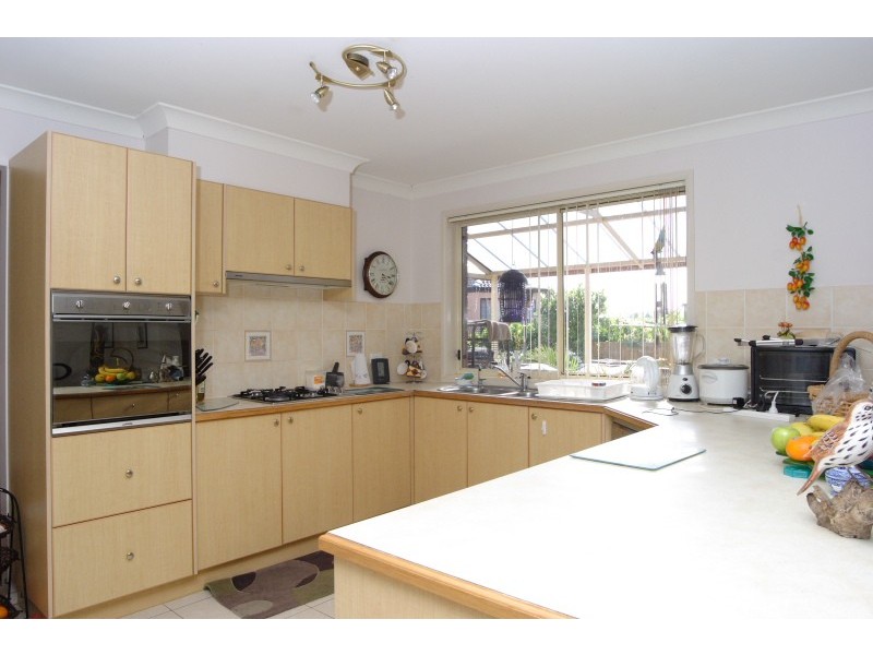 6 Hebrides Avenue, Macquarie Links NSW 2565