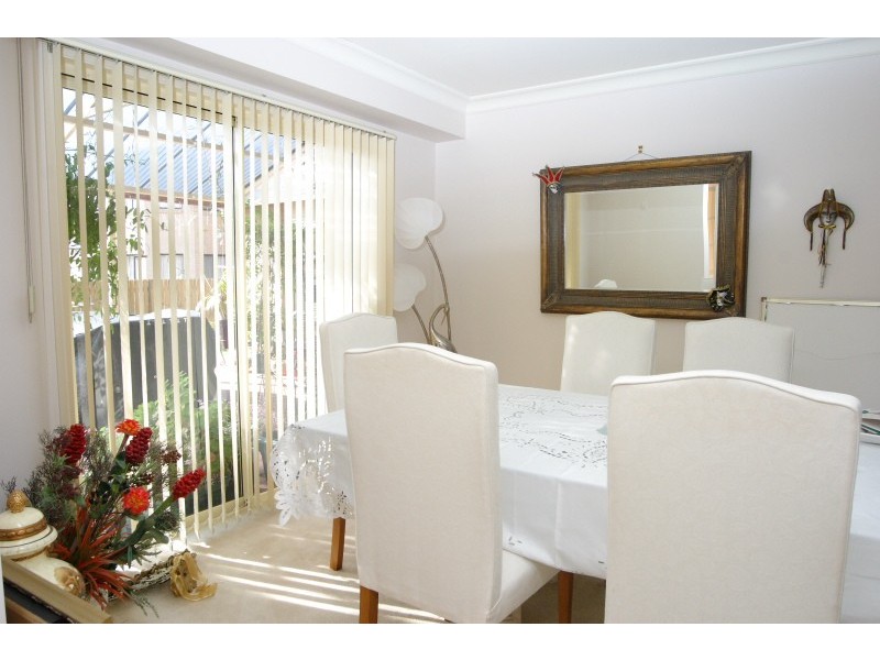6 Hebrides Avenue, Macquarie Links NSW 2565