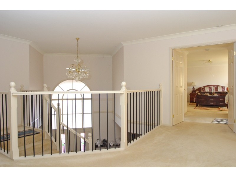 6 Hebrides Avenue, Macquarie Links NSW 2565