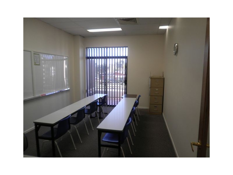 Level 1 3/28 Somerset Avenue, Narellan NSW 2567
