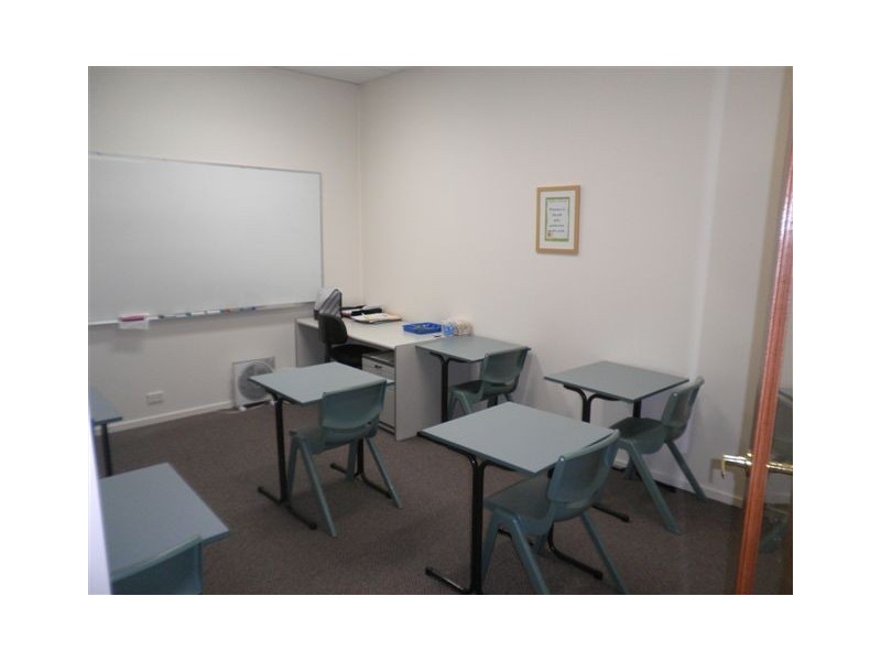 Level 1 3/28 Somerset Avenue, Narellan NSW 2567