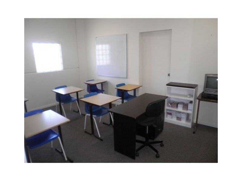 Level 1 3/28 Somerset Avenue, Narellan NSW 2567