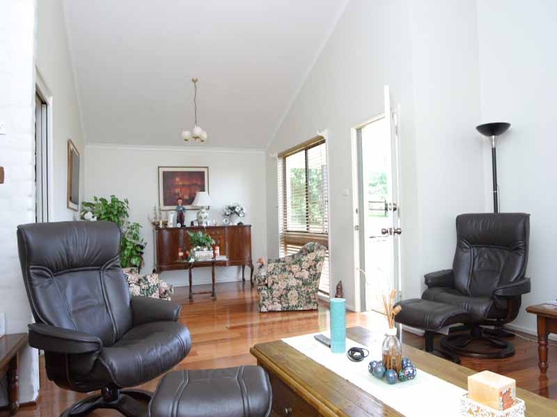 15 Hardwicke Street, The Oaks NSW 2570