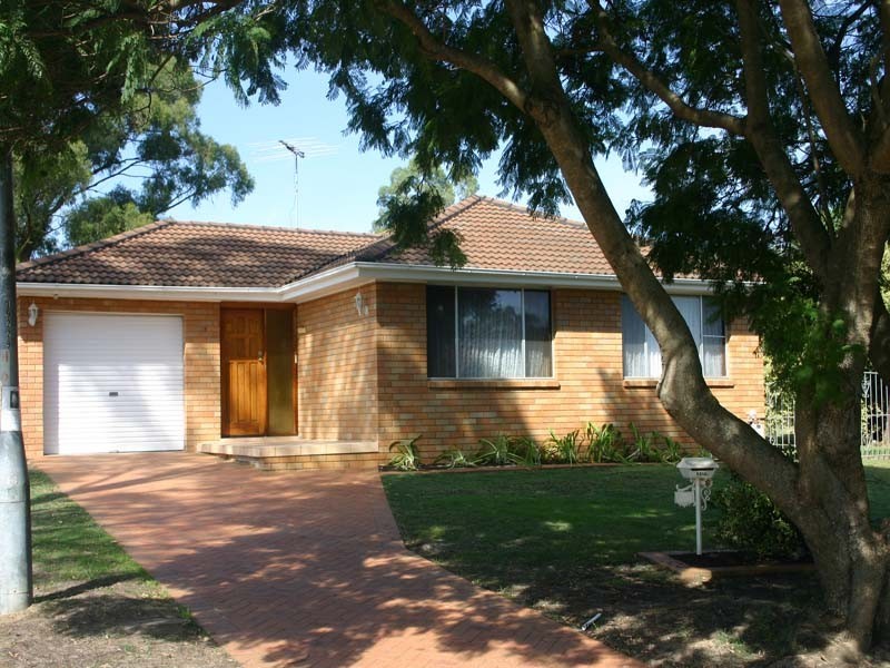 15 Merriman Close, Elderslie NSW 2570