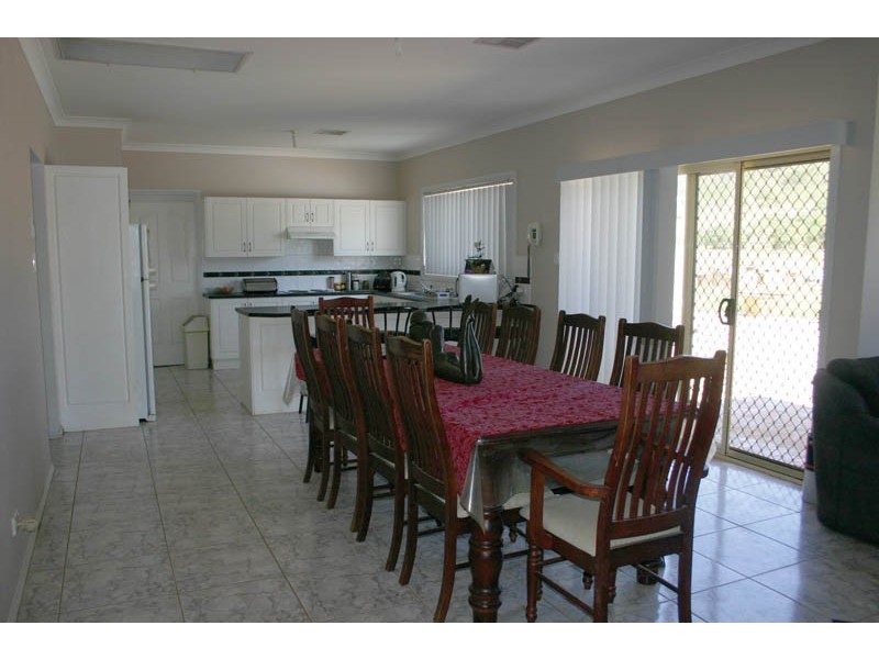 10 Blades Place, Douglas Park NSW 2569