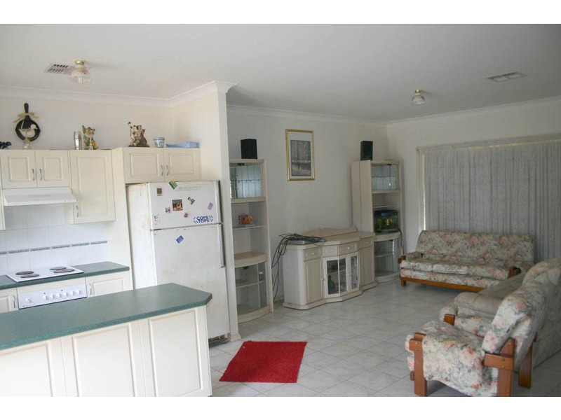 10 Blades Place, Douglas Park NSW 2569