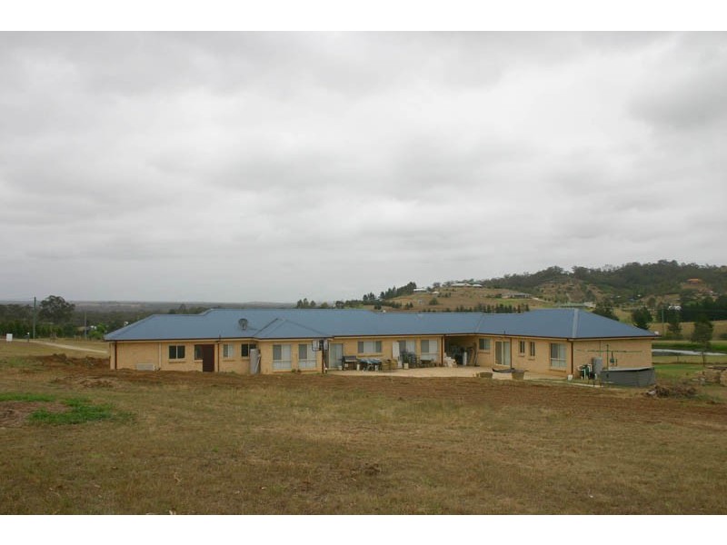 10 Blades Place, Douglas Park NSW 2569