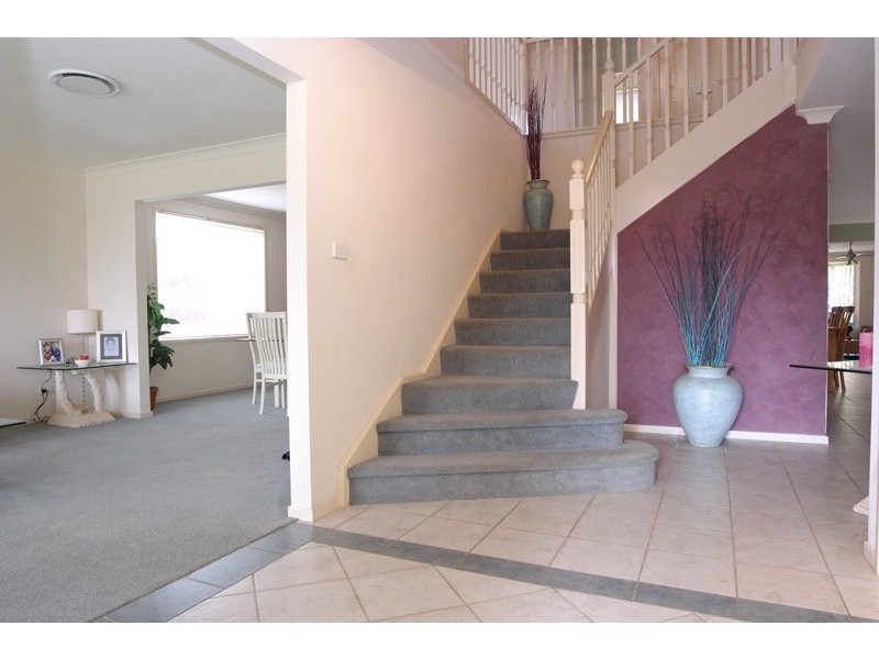 8 Hebrides Avenue, Macquarie Links NSW 2565