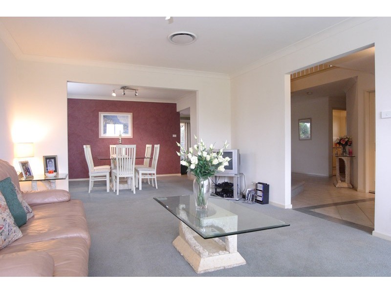 8 Hebrides Avenue, Macquarie Links NSW 2565