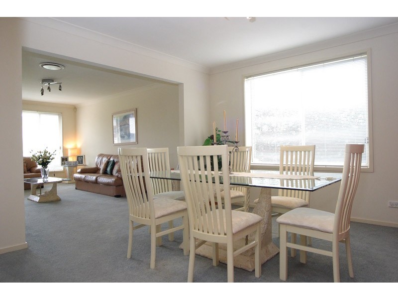 8 Hebrides Avenue, Macquarie Links NSW 2565