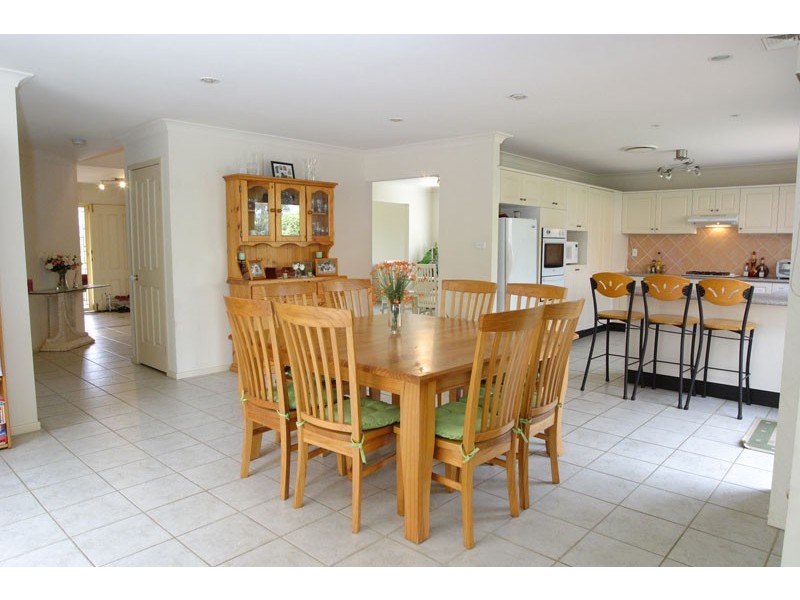 8 Hebrides Avenue, Macquarie Links NSW 2565