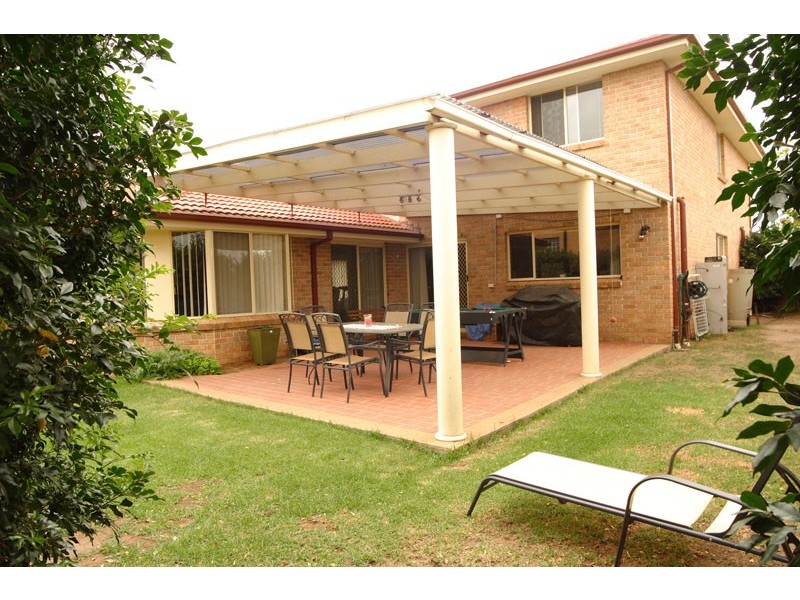 8 Hebrides Avenue, Macquarie Links NSW 2565