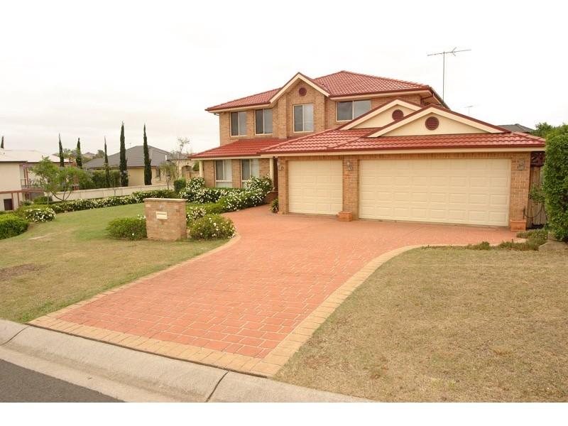 8 Hebrides Avenue, Macquarie Links NSW 2565