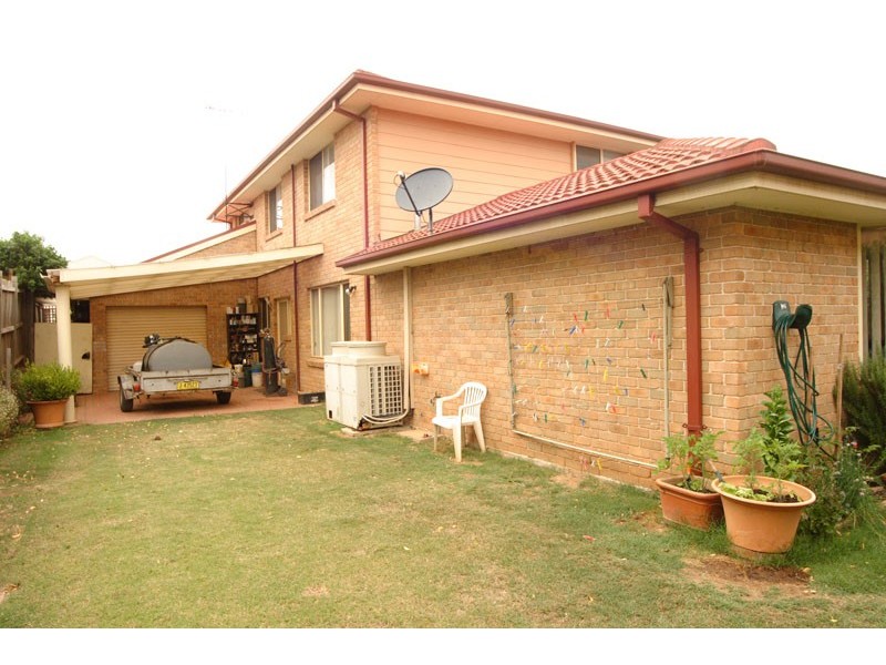 8 Hebrides Avenue, Macquarie Links NSW 2565