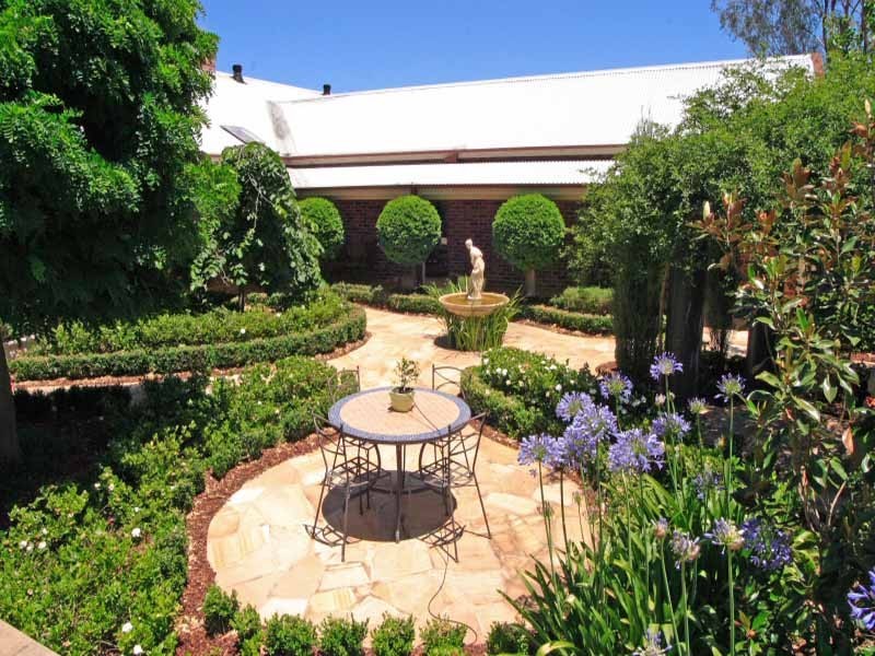40 Inverary Close, Razorback NSW 2571