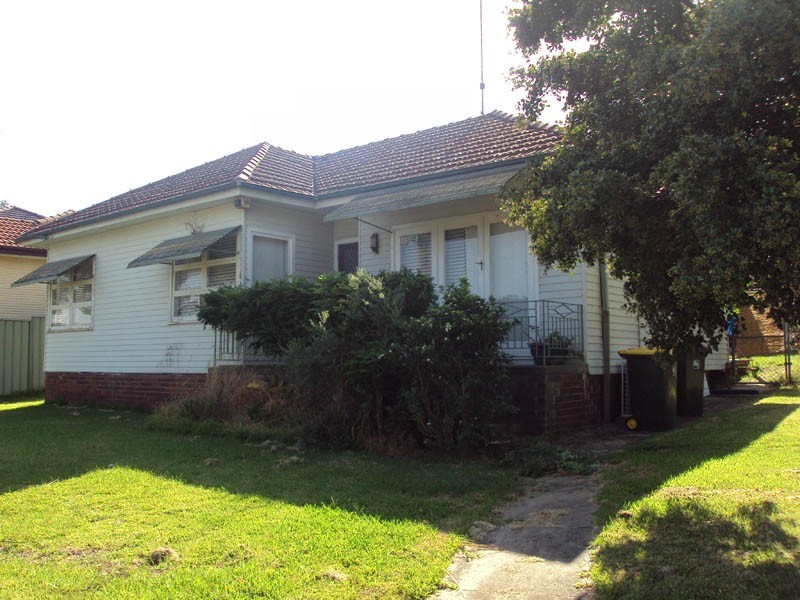 10 Hoddle Avenue, Campbelltown NSW 2560