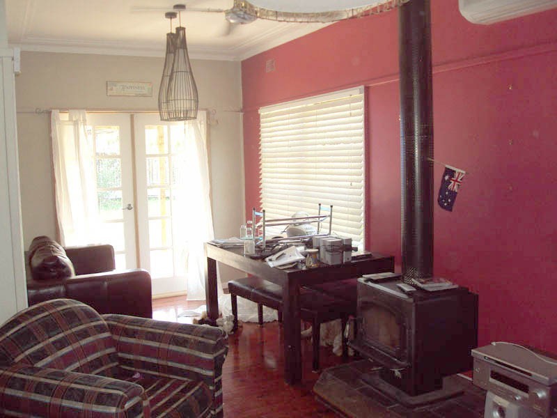 10 Hoddle Avenue, Campbelltown NSW 2560