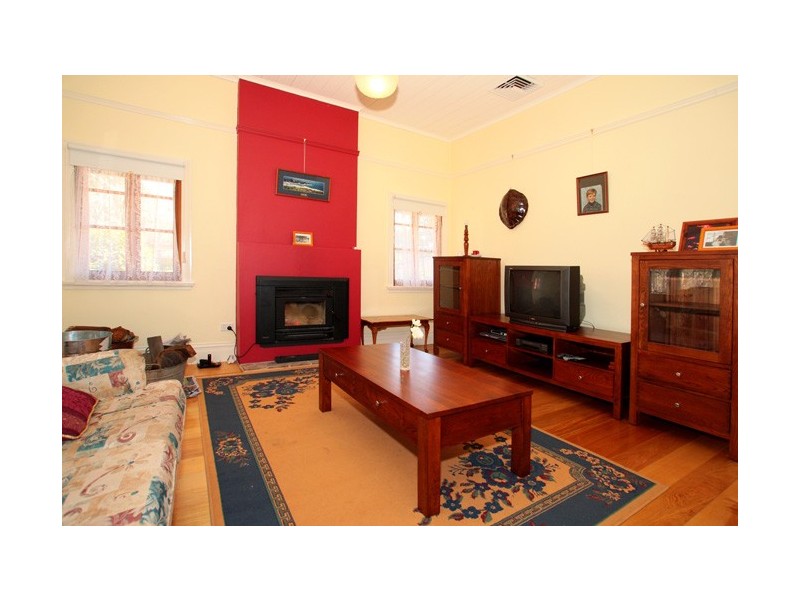 4 Menangle Street (West), Picton NSW 2571