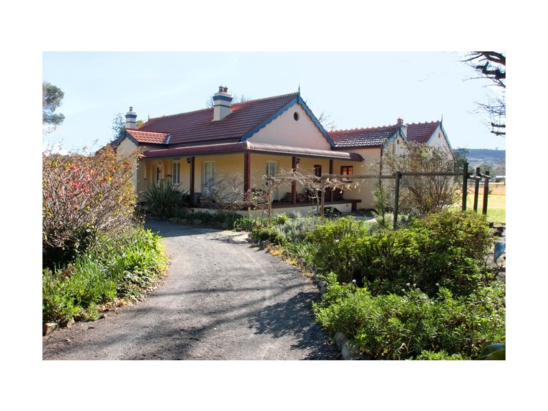 4 Menangle Street (West), Picton NSW 2571