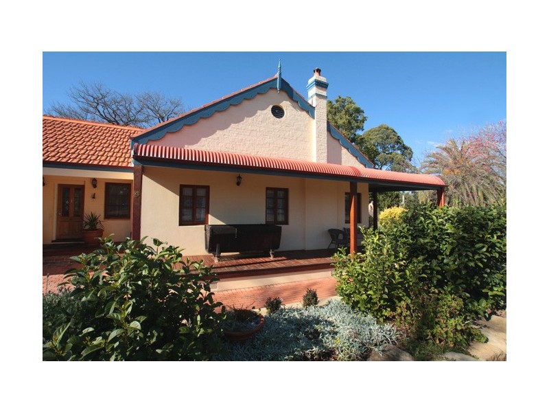 4 Menangle Street (West), Picton NSW 2571