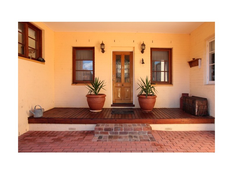 4 Menangle Street (West), Picton NSW 2571