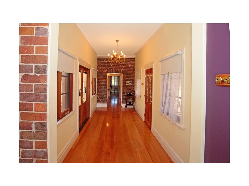 4 Menangle Street (West), Picton NSW 2571