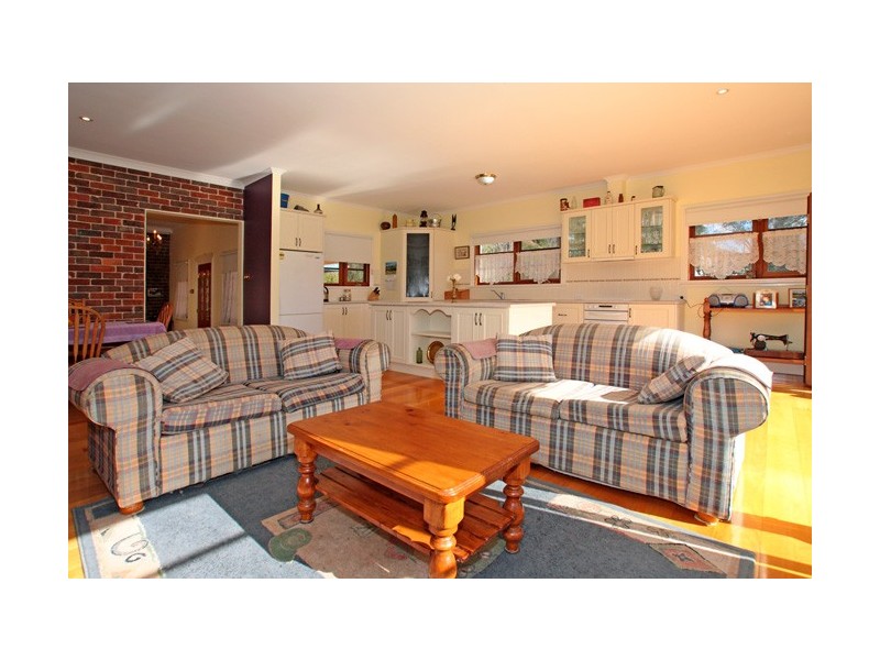 4 Menangle Street (West), Picton NSW 2571