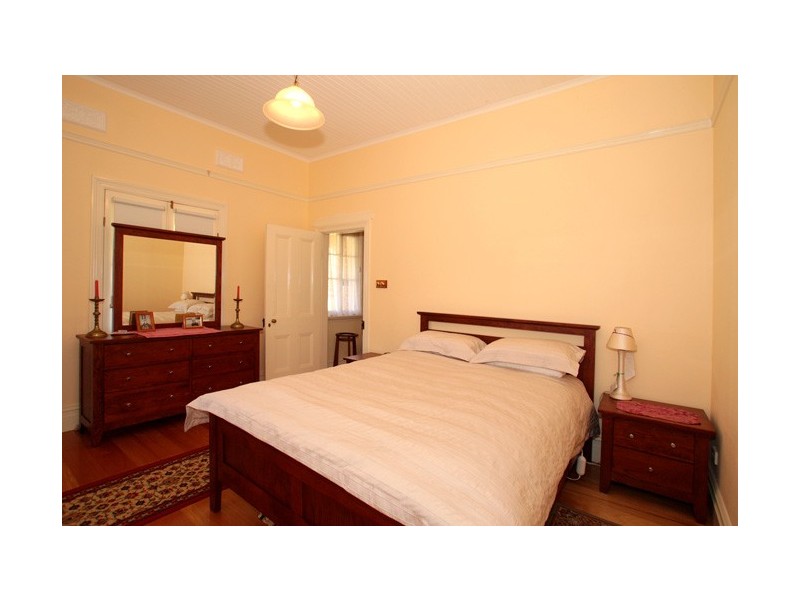 4 Menangle Street (West), Picton NSW 2571