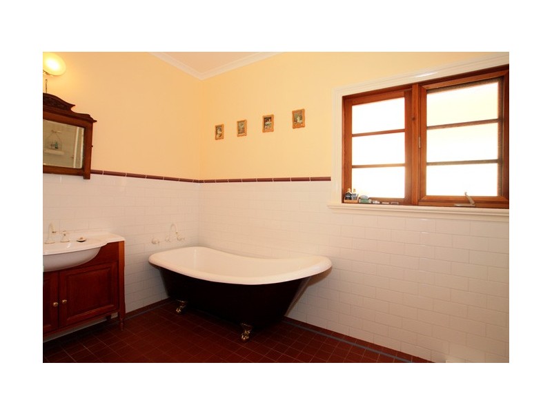 4 Menangle Street (West), Picton NSW 2571