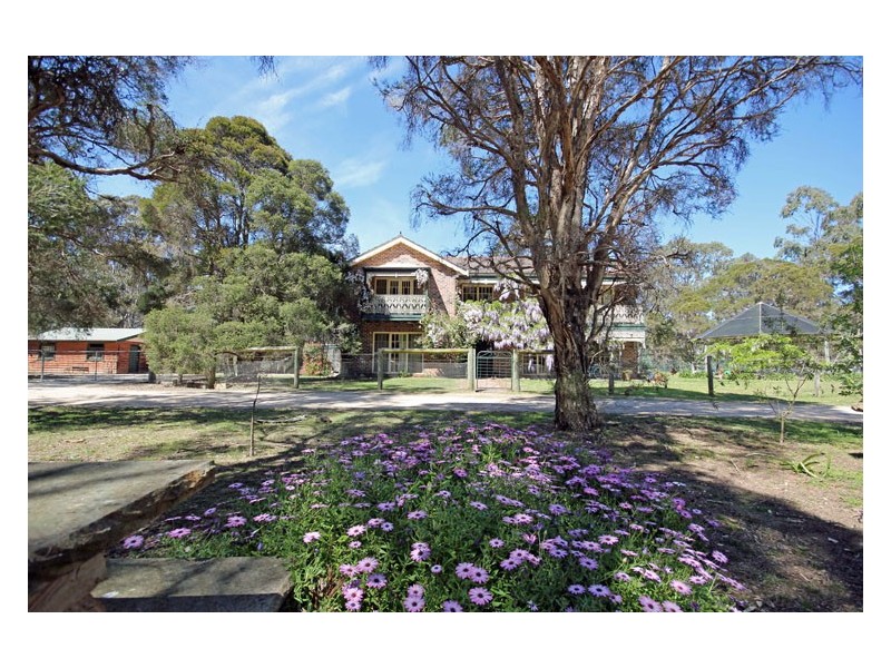 219 Donalds Range Road, Razorback NSW 2571